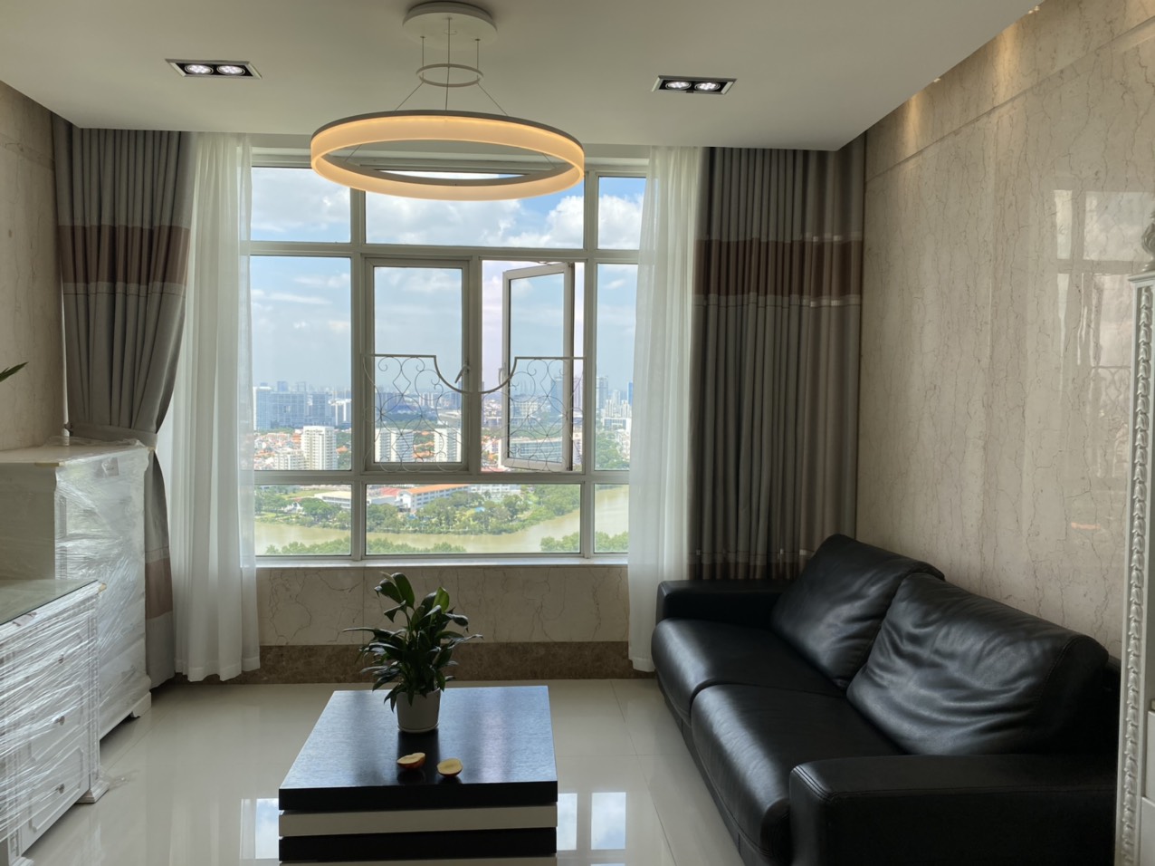 15tr/ tháng - Ở ngay căn hộ 3PN chung cư Phú Hoàng Anh 129m2 full nội thất dọn vào ở ngay. Xem 24/24