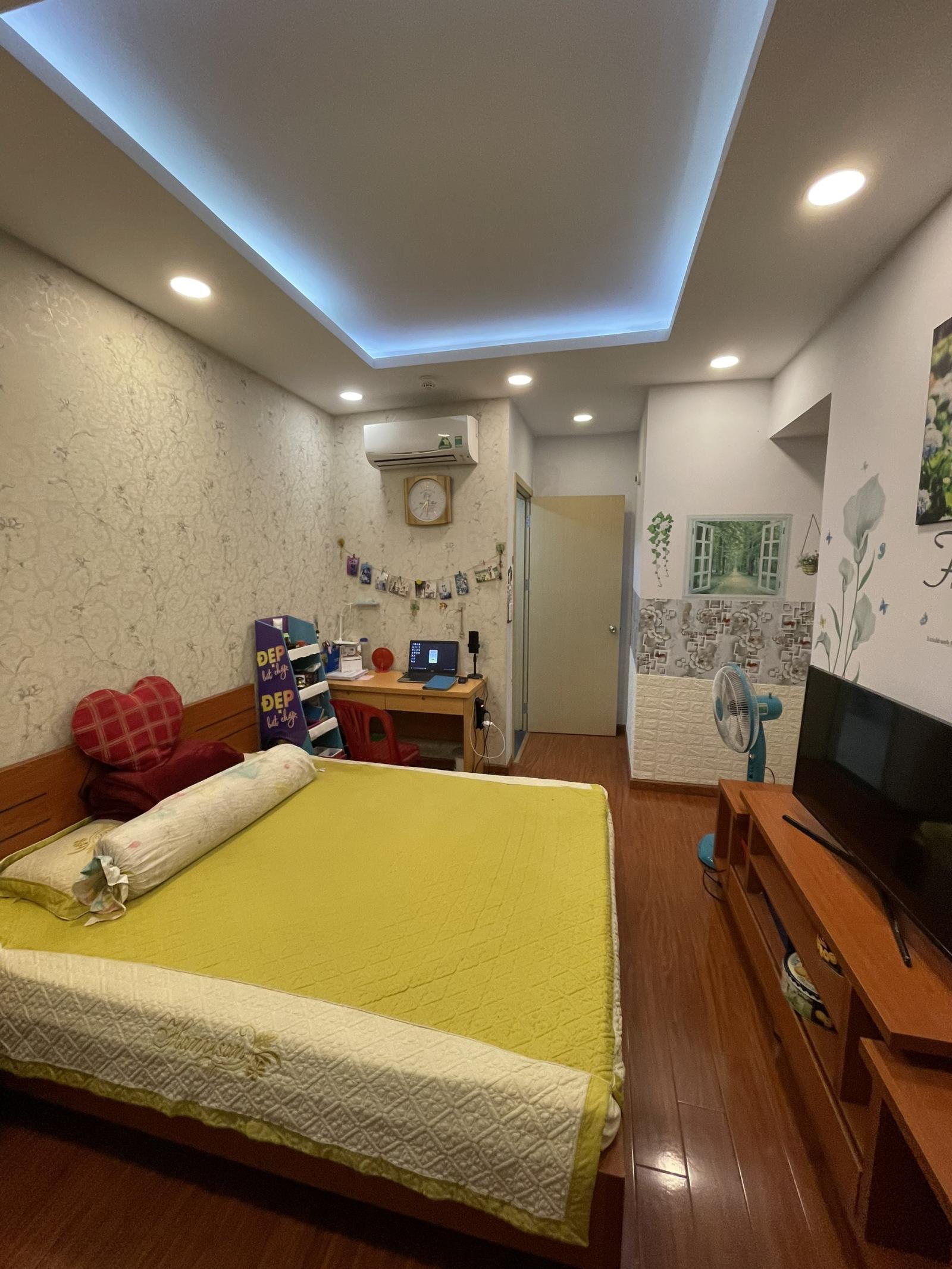 Cho thuê căn hộ Oriental Plaza Tân Phú, 78m2 2PN Full nội thất đẹp, view Âu Cơ cực thoáng mát 