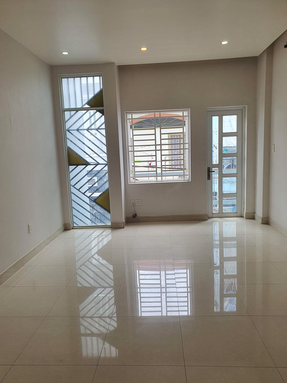 Cho thuê nhà đường nguyễn thị minh khai giá rẻ.