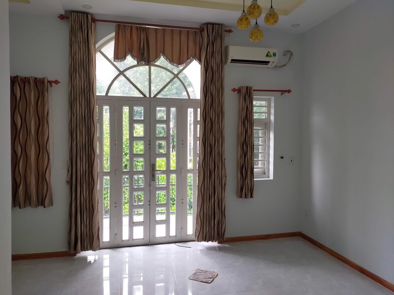 Cho thuê nhà đường nguyễn thị minh khai giá rẻ.
