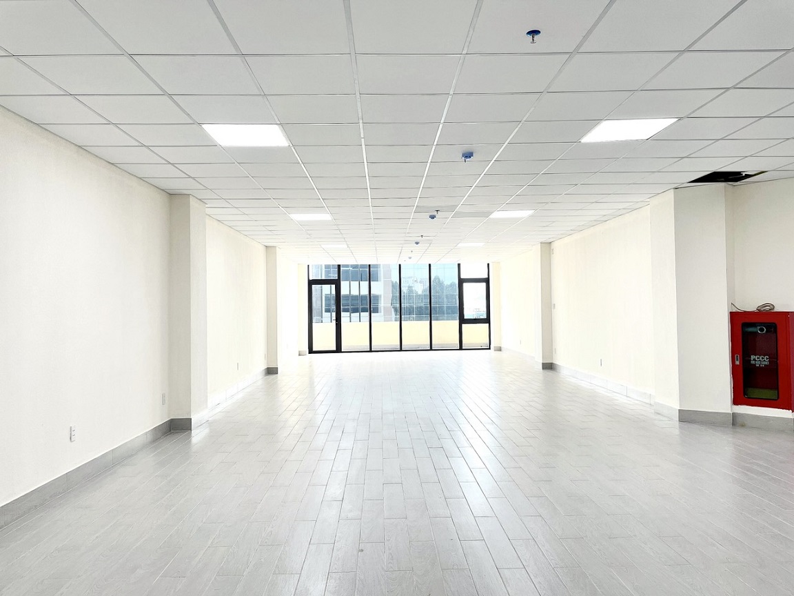 Văn phòng cho thuê giá rẻ Quận Phú Nhuận DT 35m-100m-150m-200 View kính