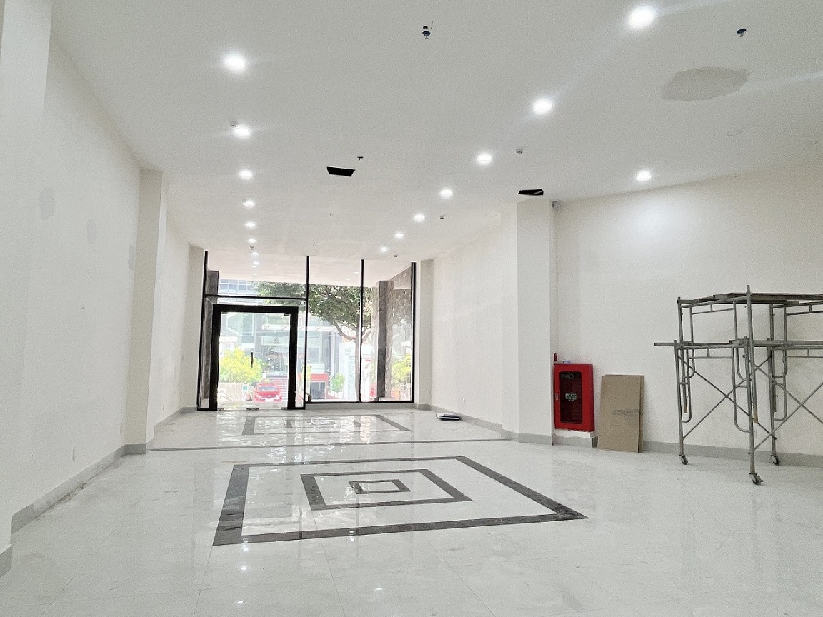 Văn phòng cho thuê giá rẻ Quận Phú Nhuận DT 35m-100m-150m-200 View kính