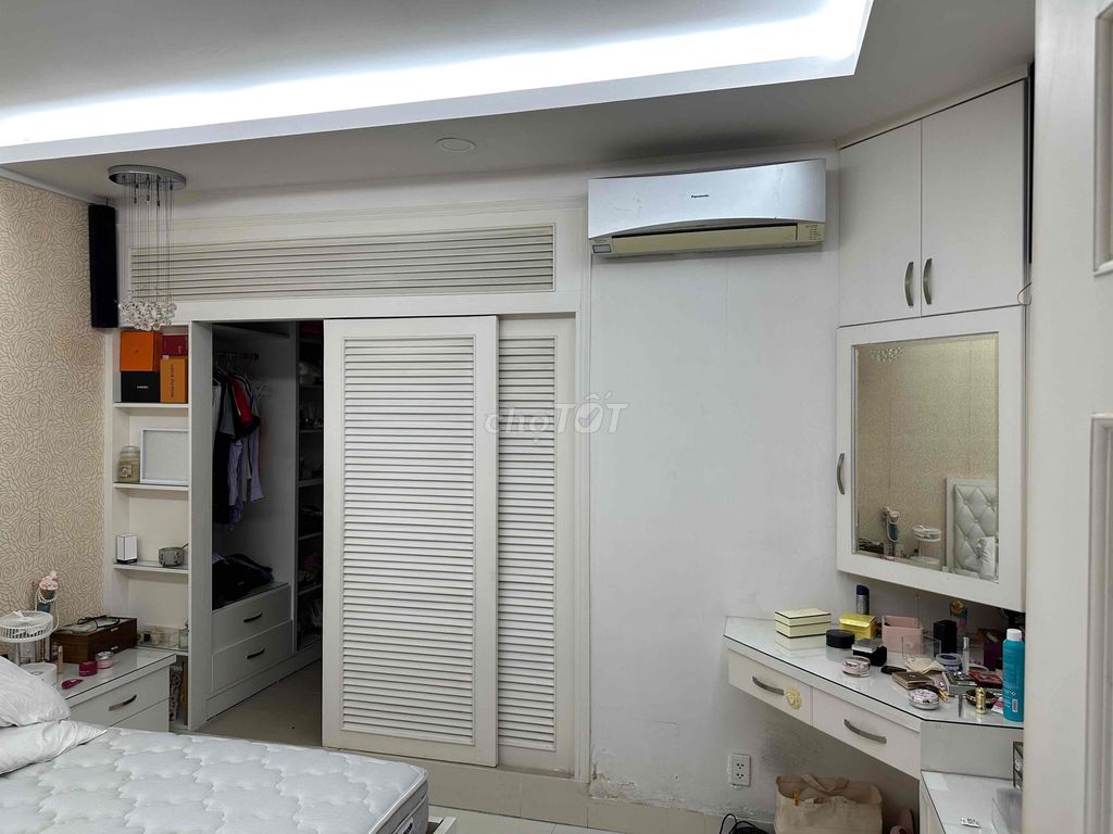 Cho thuê căn hộ chung cư tại Dự án Cao Ốc Căn Hộ H2-Hoàng Diệu, Quận 4, Tp.HCM diện tích 87m2  giá 14 Triệu/tháng