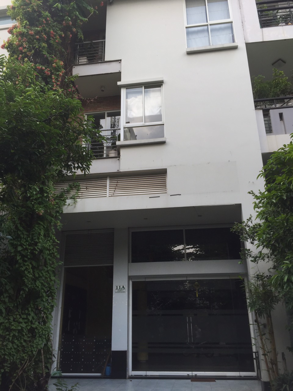 Cần cho thuê gấp căn nhà phố tại Hưng Phước , PMH, Q.7, giá 2500$/tháng.