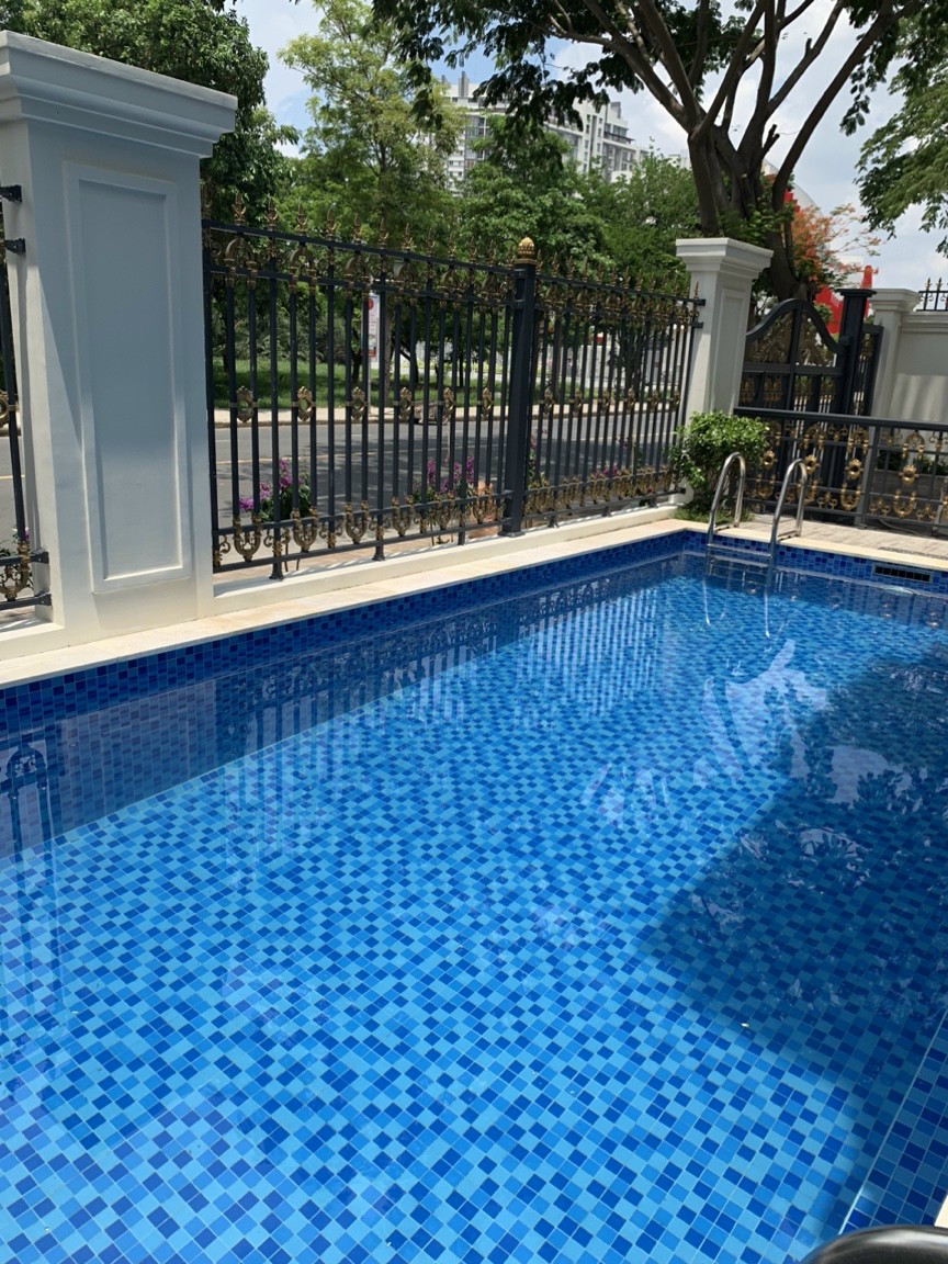 Cho thuê biệt thự đơn lập góc 2 mặt tiền Nam Thông có hồ bơi