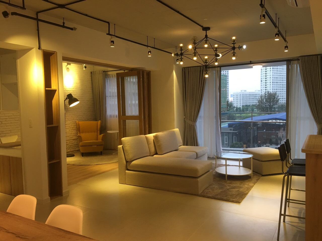 Cho thuê nhanh căn hộ Cảnh Viên, diện tích 120m2, 3pn,2wc, full nội thất lầu cao, giá 22 triệu/tháng.