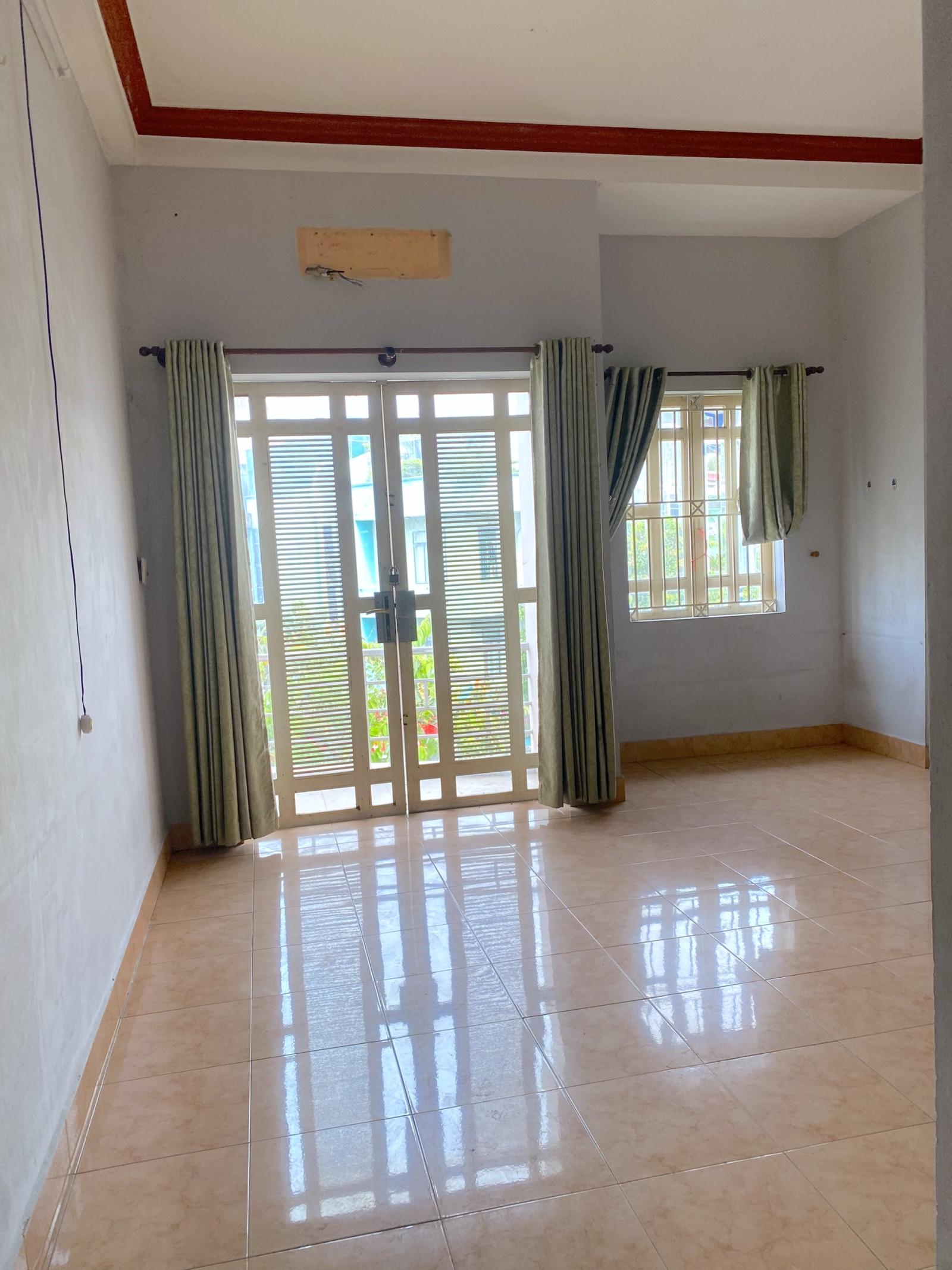Nhà MT Nguyễn Thái Sơn 4.8x18 Trệt.3L.6P.5wc.Đa Ngành