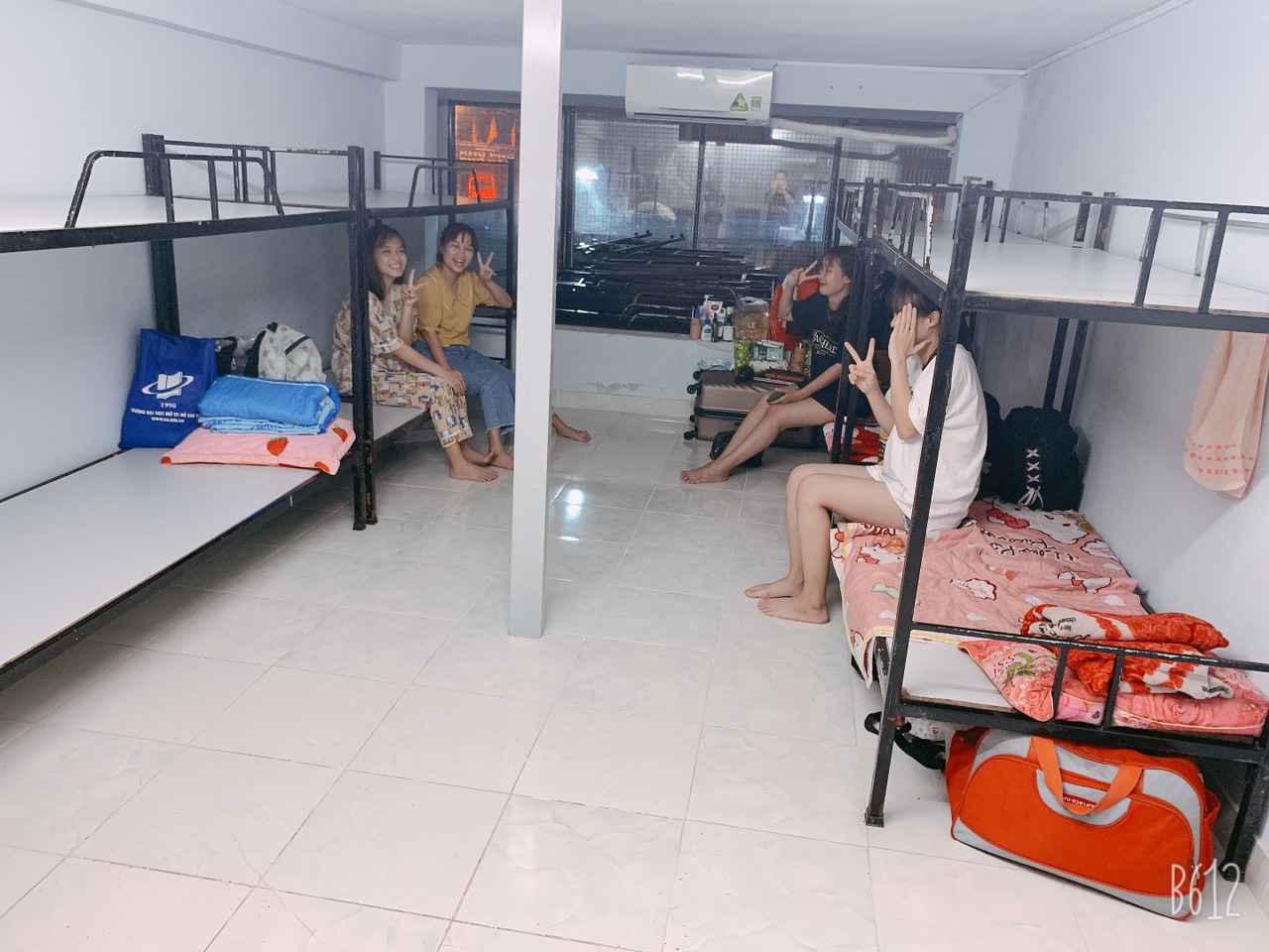 KTX FREE Máy Lạnh, Điện, Nước Chỉ 700k Bình Thạnh.