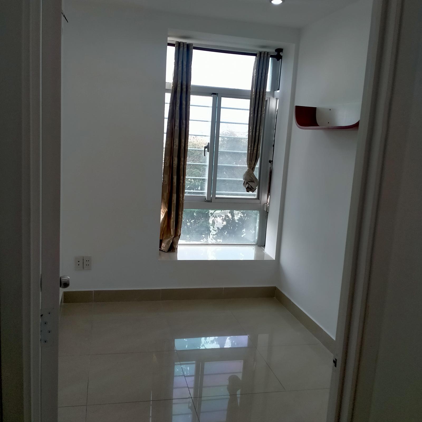 Cho thuê gấp Sky Garden 3. 2PN 2WC.13/tháng ở luôn