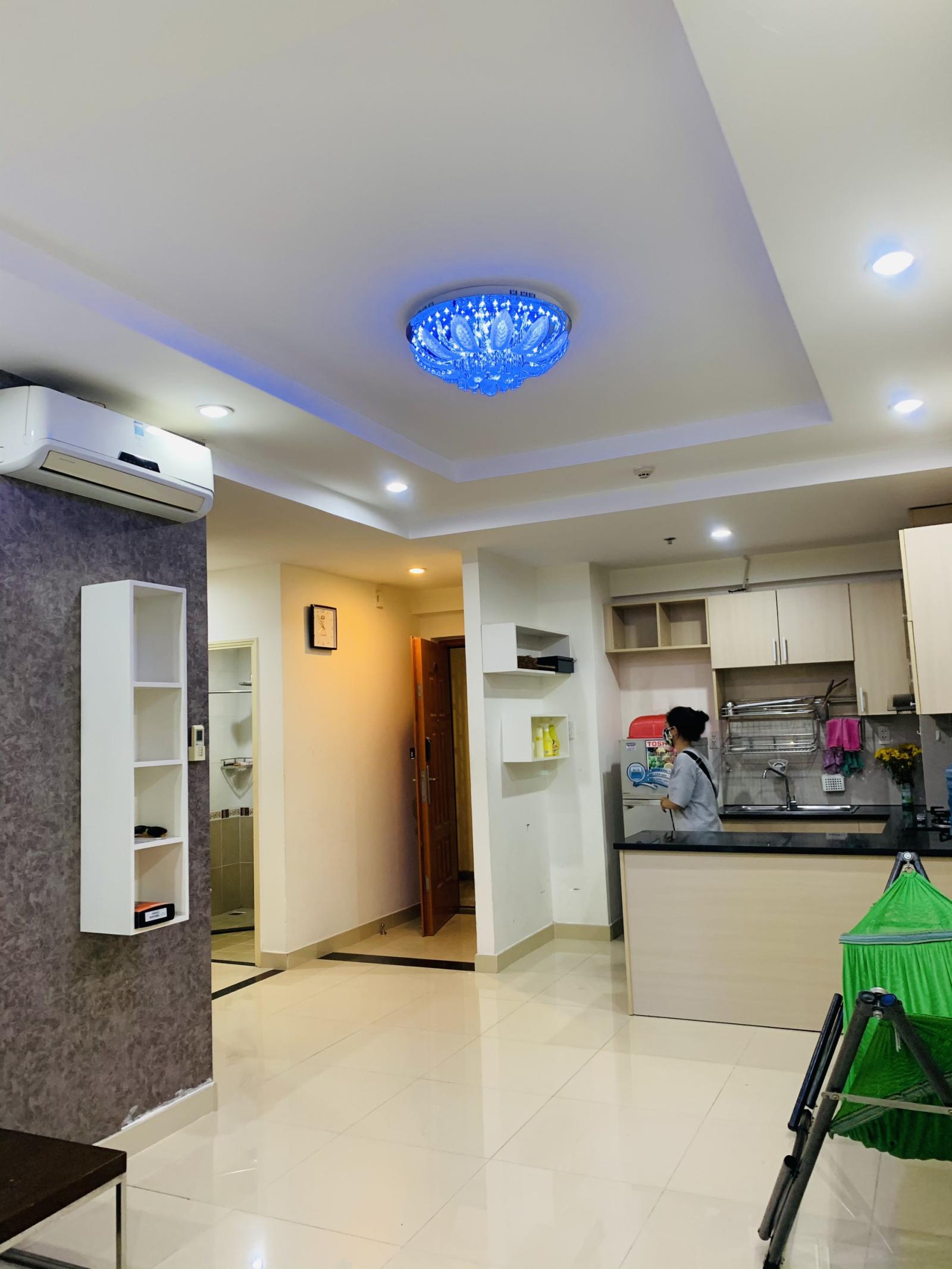 Cần cho thuê căn hộ HƯng Phát 1 2PN2WC nhà có đầy đủ nội thất giá cho thuê chỉ 9tr/th.