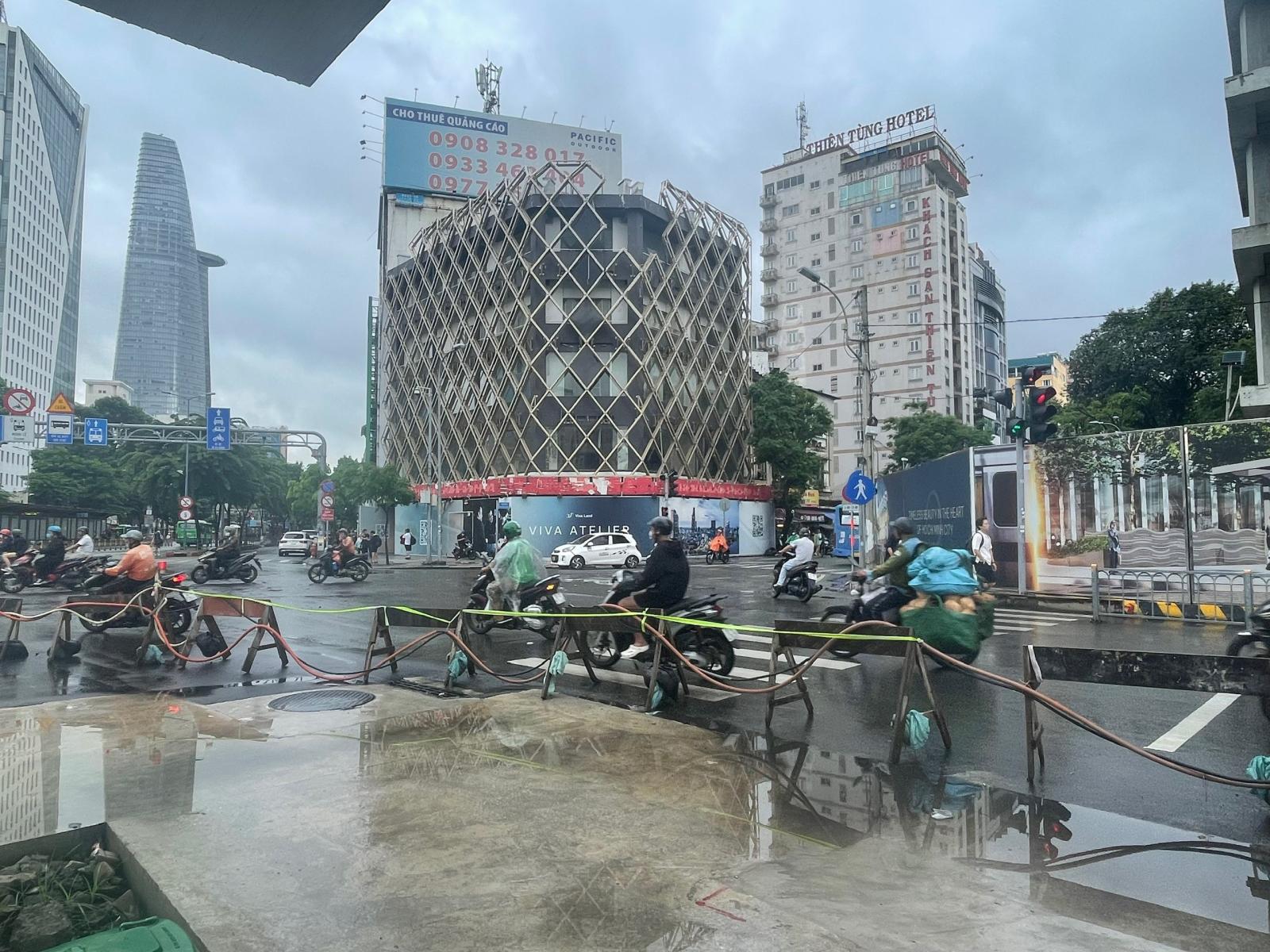 Cho thuê góc 2MT VIP nhất Sài Gòn Hàm Nghi - Phó Đức Chính