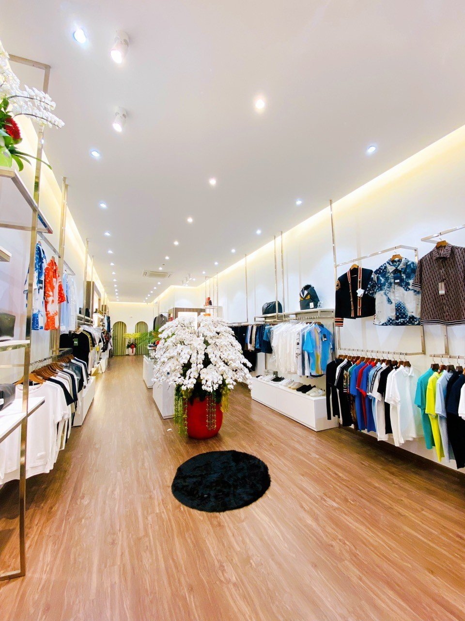 SANG NHƯỢNG MẶT BẰNG SHOP KINH DOANH THỜI TRANG