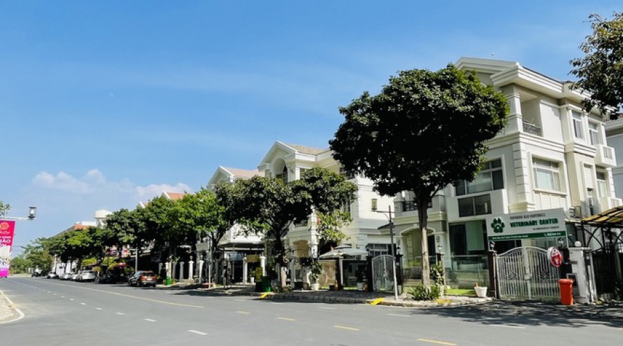 Cho thuê biệt thự Nam Viên đường lớn số 16 đối diện khu phức hợp Midtown Phú Mỹ Hưng, Quận 7. Giá: 65 triệu/tháng 