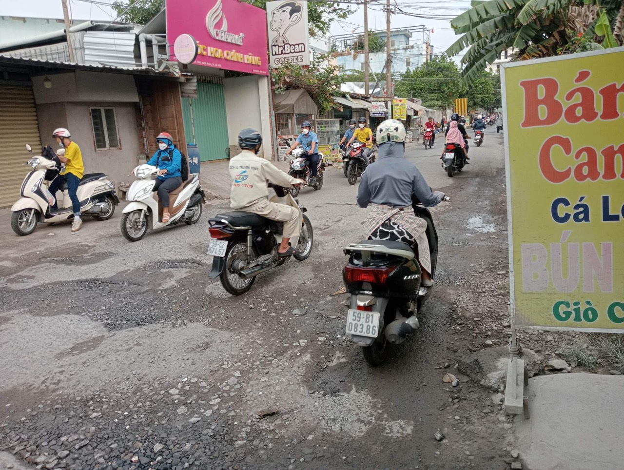 Do chuyển về quê nên cần sang nhượng lại quán mặt tiền đường Bưng Ông Thoàn, Quận 9.