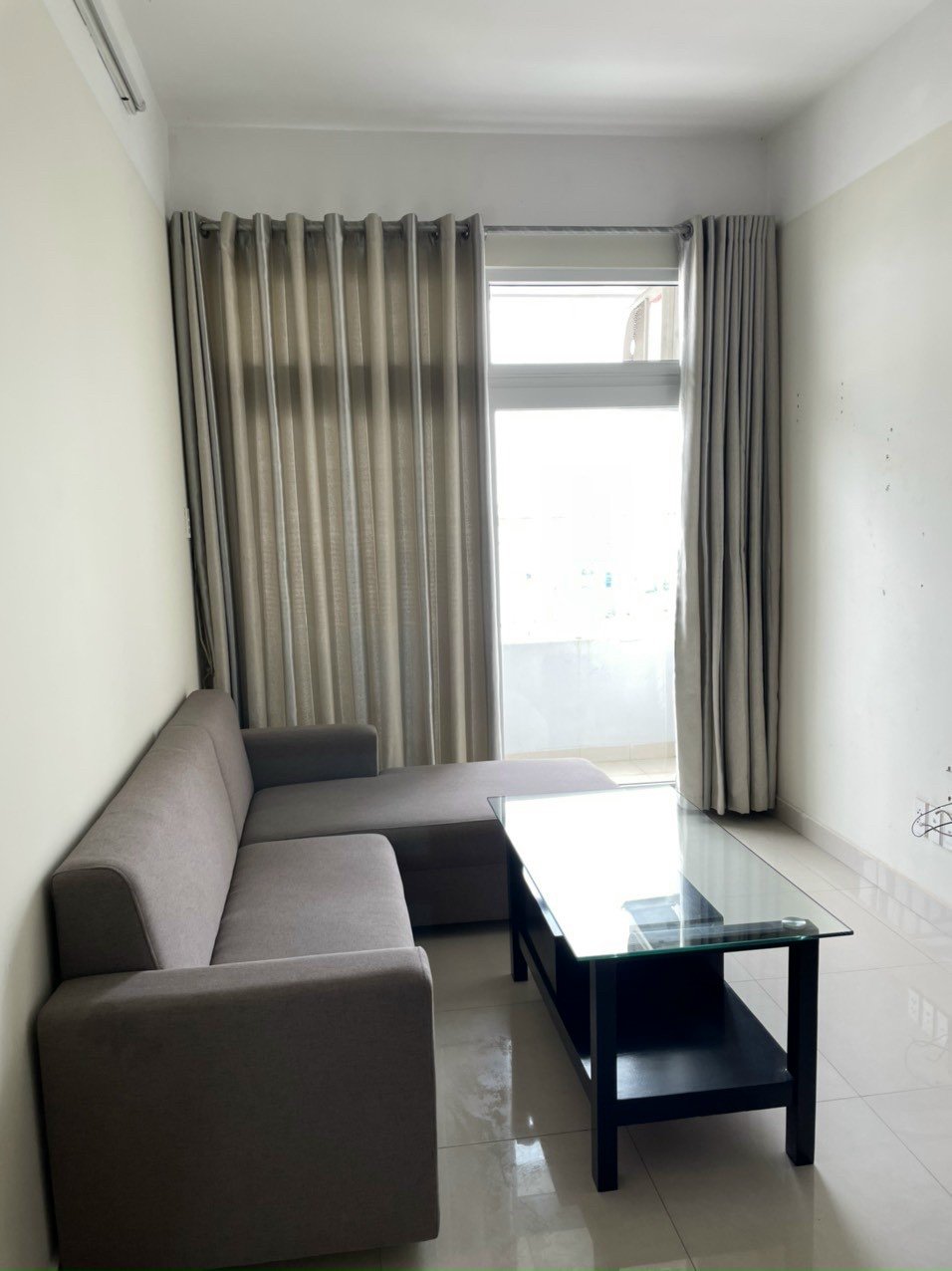 Cho thuê chung cư Âu Cơ Tower Quận Tân Phú 3PN 2WC , Có nội thất cơ bản 