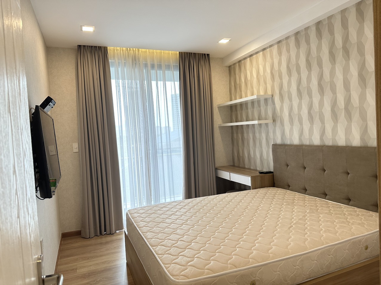 Cho thuê CHCC Green Valley, DT 125m2, 03PN, 02WC, nhà đẹp, giá 1.350$/tháng