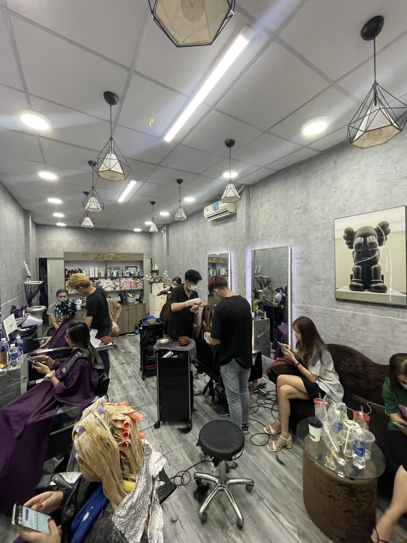 CẦN SANG NHƯỢNG SALON ĐÃ HOẠT ĐỘNG ĐƯỢC 3 NĂM