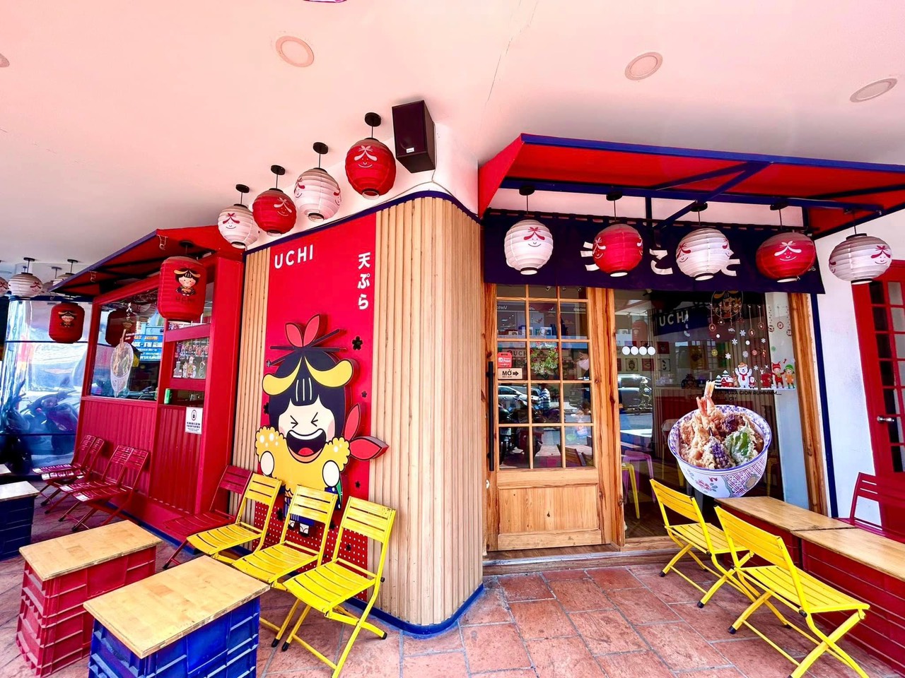 Chính chủ cần sang nhượng nhà hàng Quận 5 góc Trần Hưng Đạo- Huỳnh Mẫn Đạt. Góc 2 mặt tiền đẹp