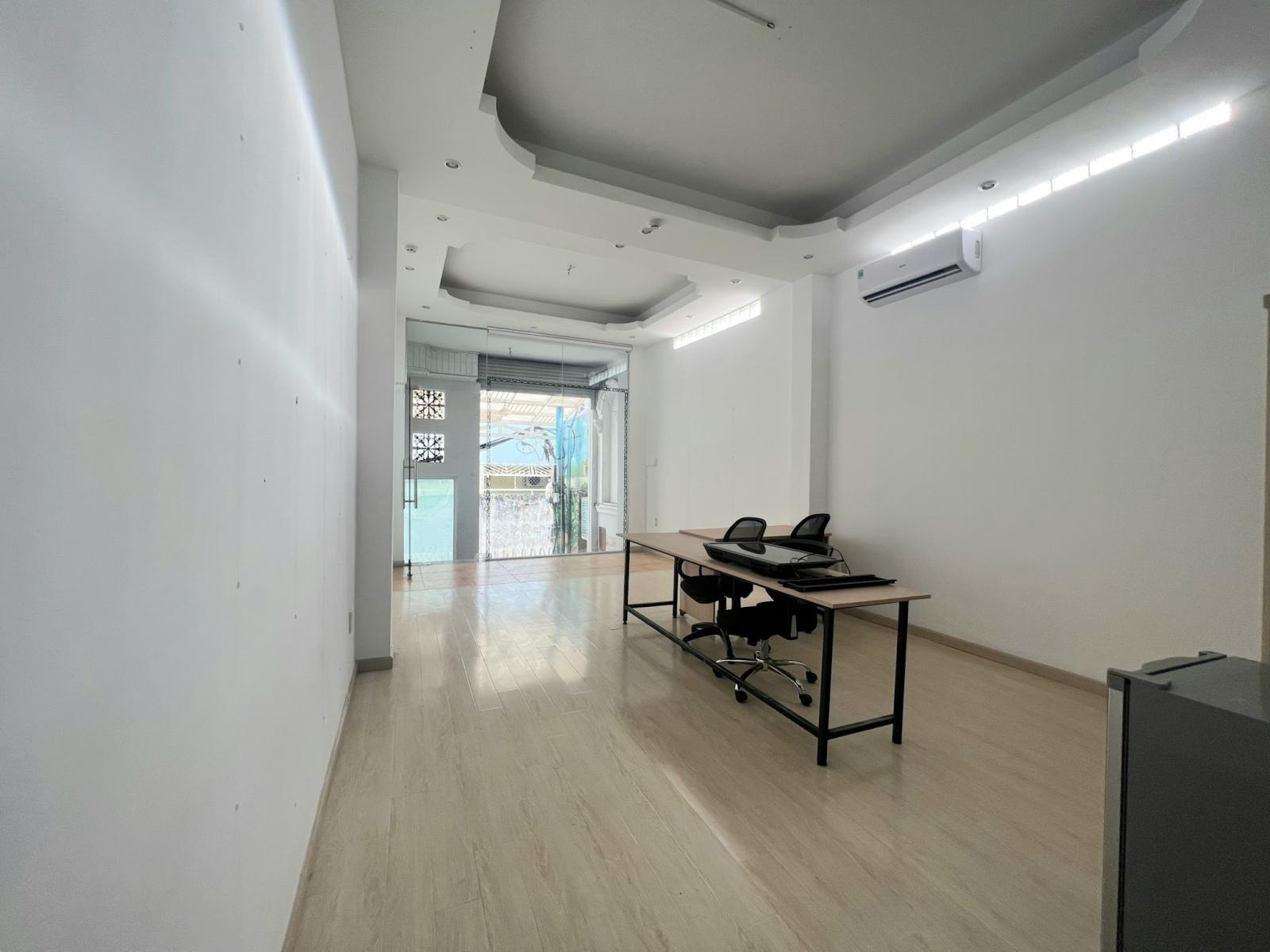 Giá RẺ 45tr! Cho thuê ngay MT phường Tân Định, Quận 1 - ngang LỚN 8x20m - hầm 5 lầu.