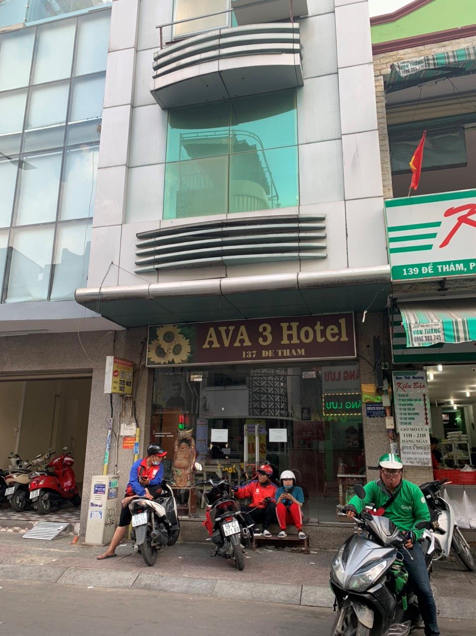 Rẻ chỉ 115tr! Cho thuê MT 137 Đề Thám, Q.1 - ngang 5x15m - 7 lầu TM.