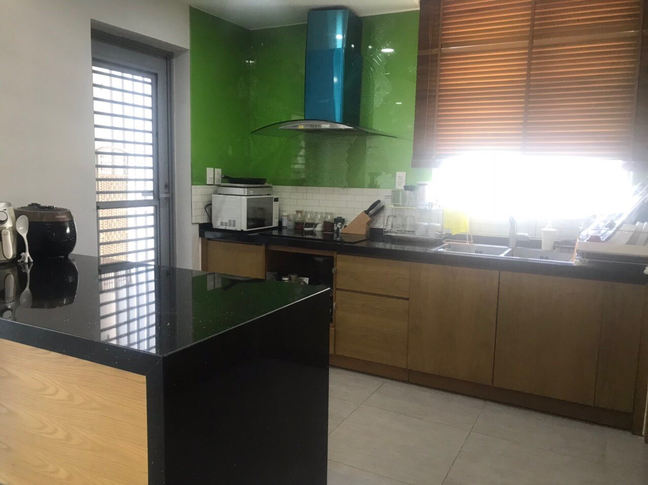 Cho thuê nhanh CHCC Green Valley, DT 128m2, 3PN, 2WC, nội thất dính tường, giá thuê 33 triệu/tháng 