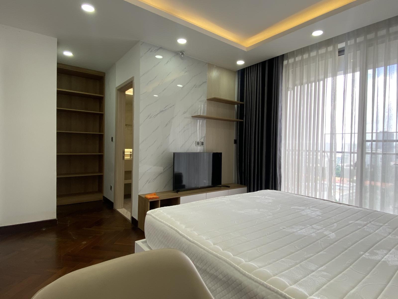 Cho thuê CHCC The Grand Midtown, DT 135m2, 3PN, 2WC, đầy đủ NT, giá thuê 48 triệu/tháng 