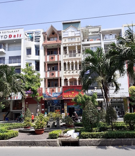 Cho thuê nhà mặt tiền 4 lầu đường Phan Xích Long phường 7 Phú Nhuận 
