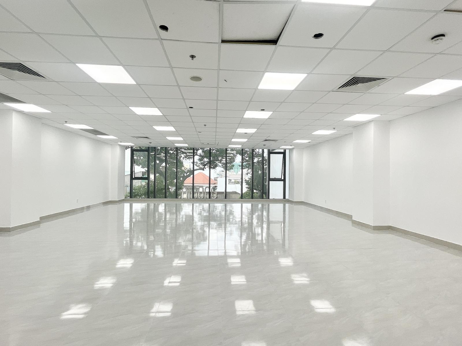 Cho thuê văn phòng mới đẹp sang trọng view kính sàn 60 - 215m2 trung tâm Quận 3