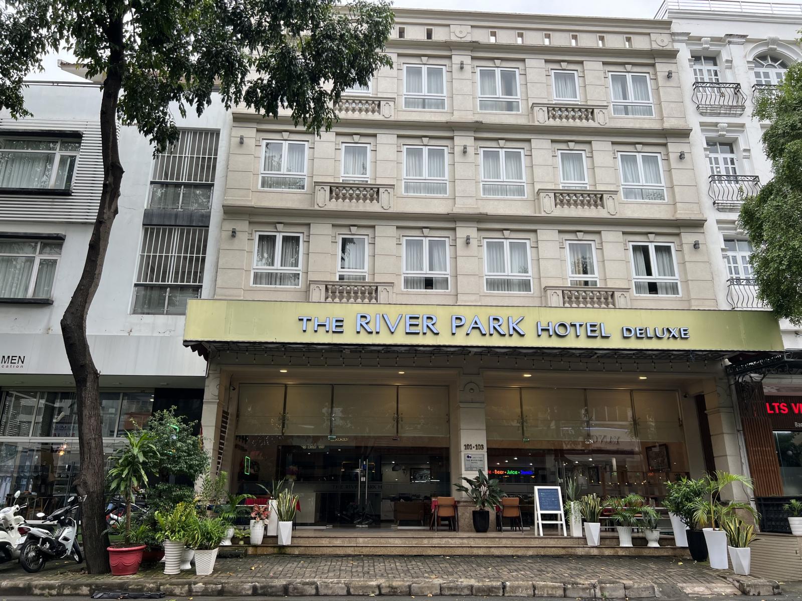 Cho thuê khách sạn 28 phòng tại Hưng Gia Hưng Phước, Phú Mỹ Hưng
