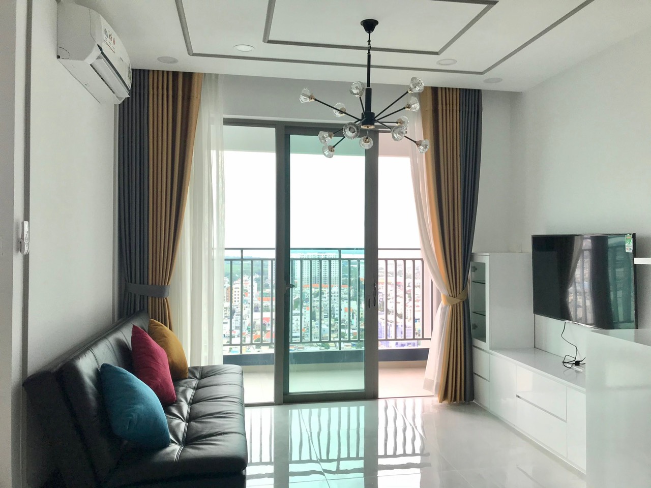 Chủ đi nước ngoài cần cho thuê nhanh căn hộ Riviera Point, Quận 7, 99m2 2PN giá chỉ 18triệu/tháng