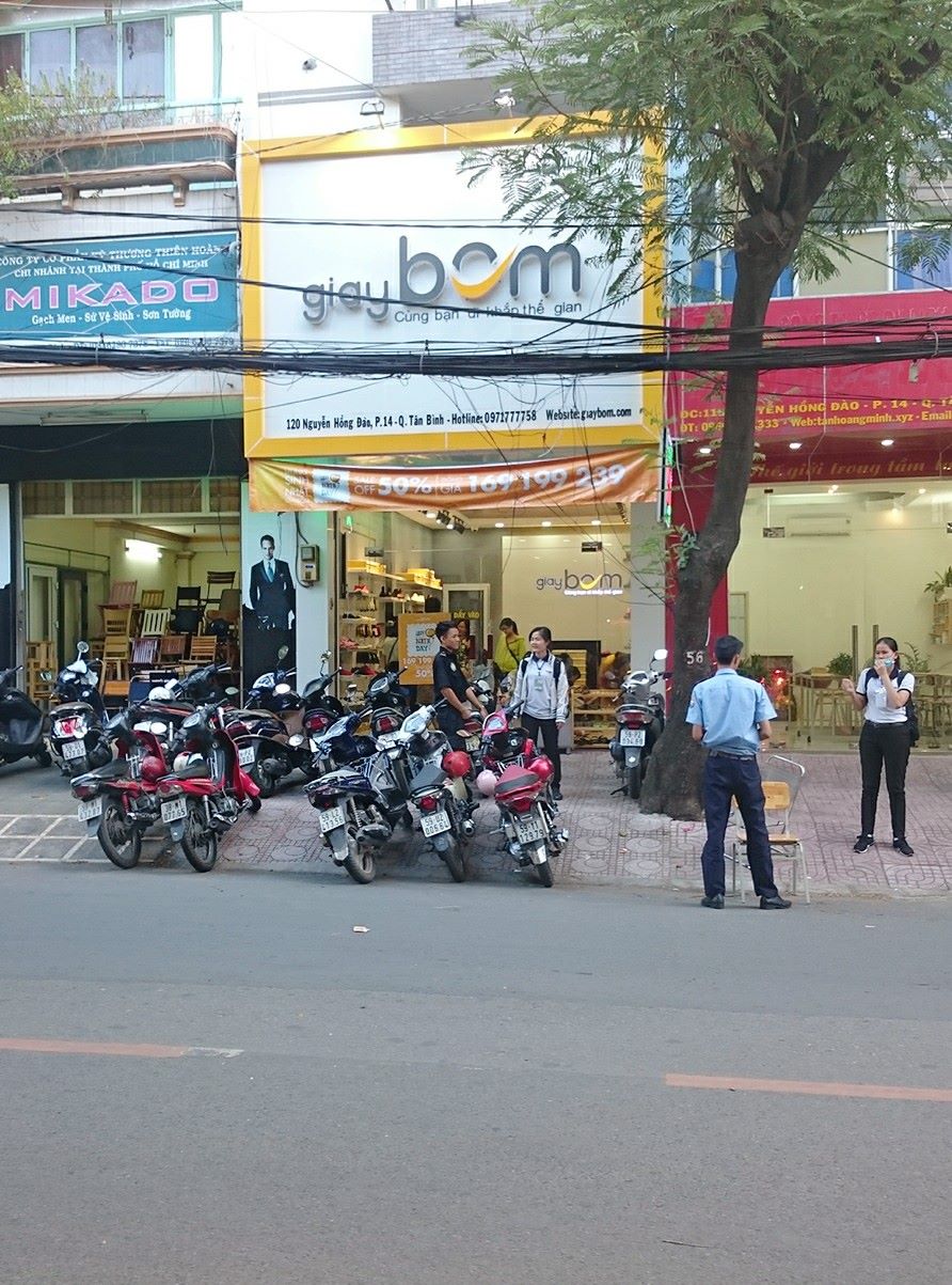 Cho thuê mặt tiền 5 tầng ốp kính đường Nguyễn Hồng Đào p14 Tân Bình