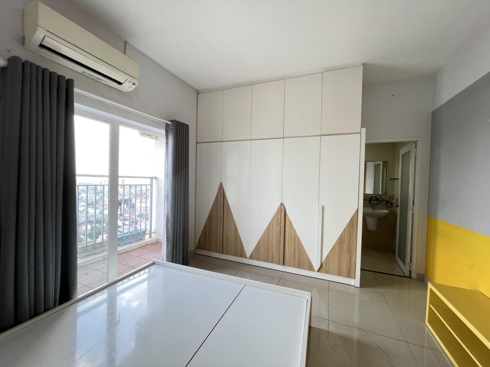 Cho thuê chung cư Oriental Plaza Quận Tân Phú 78m 2PN 2WC giá 12 triệu 