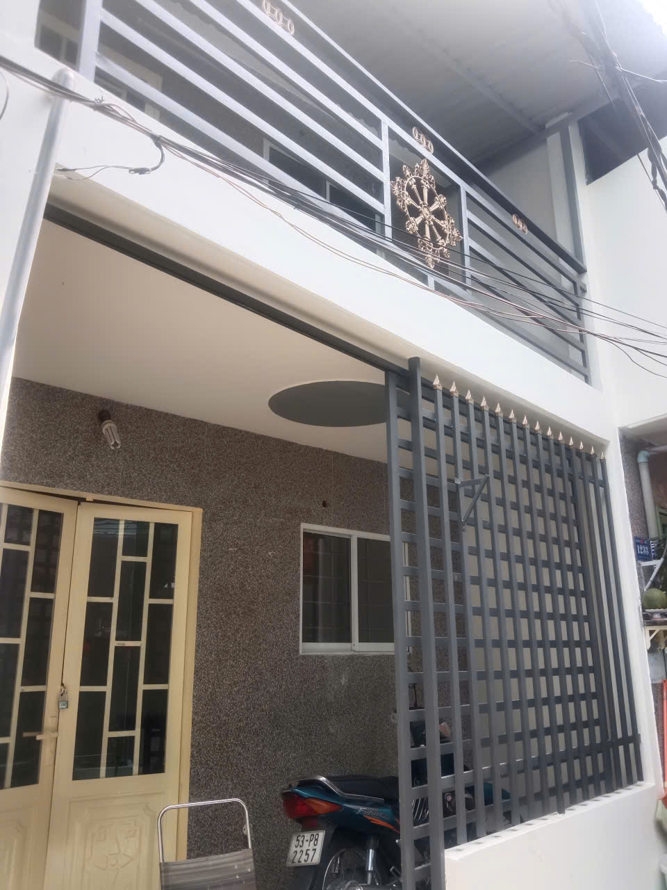 BÁN NHÀ GẦN CHỢ HƯNG LONG BÌNH CHÁNH, 40M2 SHR CHỈ 1 TỶ BAO SANG TÊN. LH:0978402430