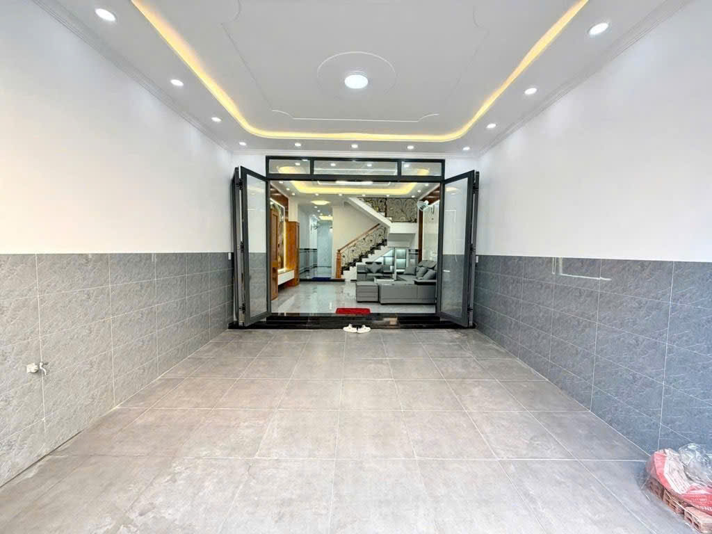 NHÀ HẺM XE HƠI: 92M2 GỒM 1 TRỆT 1 LẦU 4PN 3WC PK PT. LH:0336939979