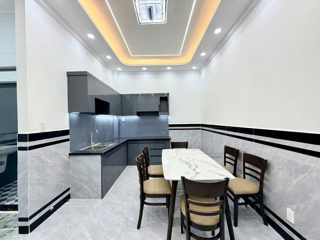 NHÀ HẺM XE HƠI: 92M2 GỒM 1 TRỆT 1 LẦU 4PN 3WC PK PT. LH:0336939979