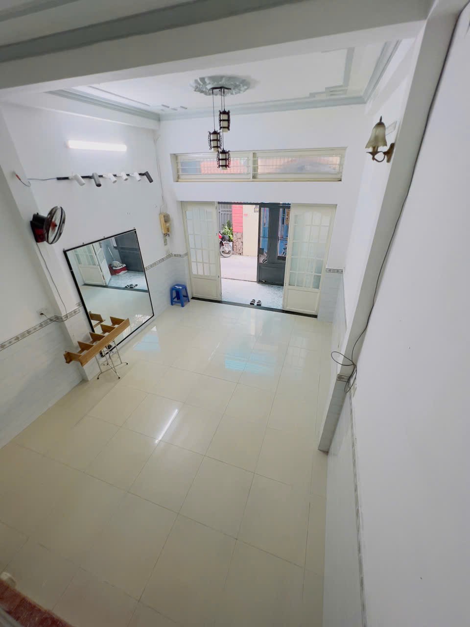 Cho thuê nhà 48/ đường số 11 gò vấp 4 x 15 đúc lầu 3 pn 2wc giá 10tr