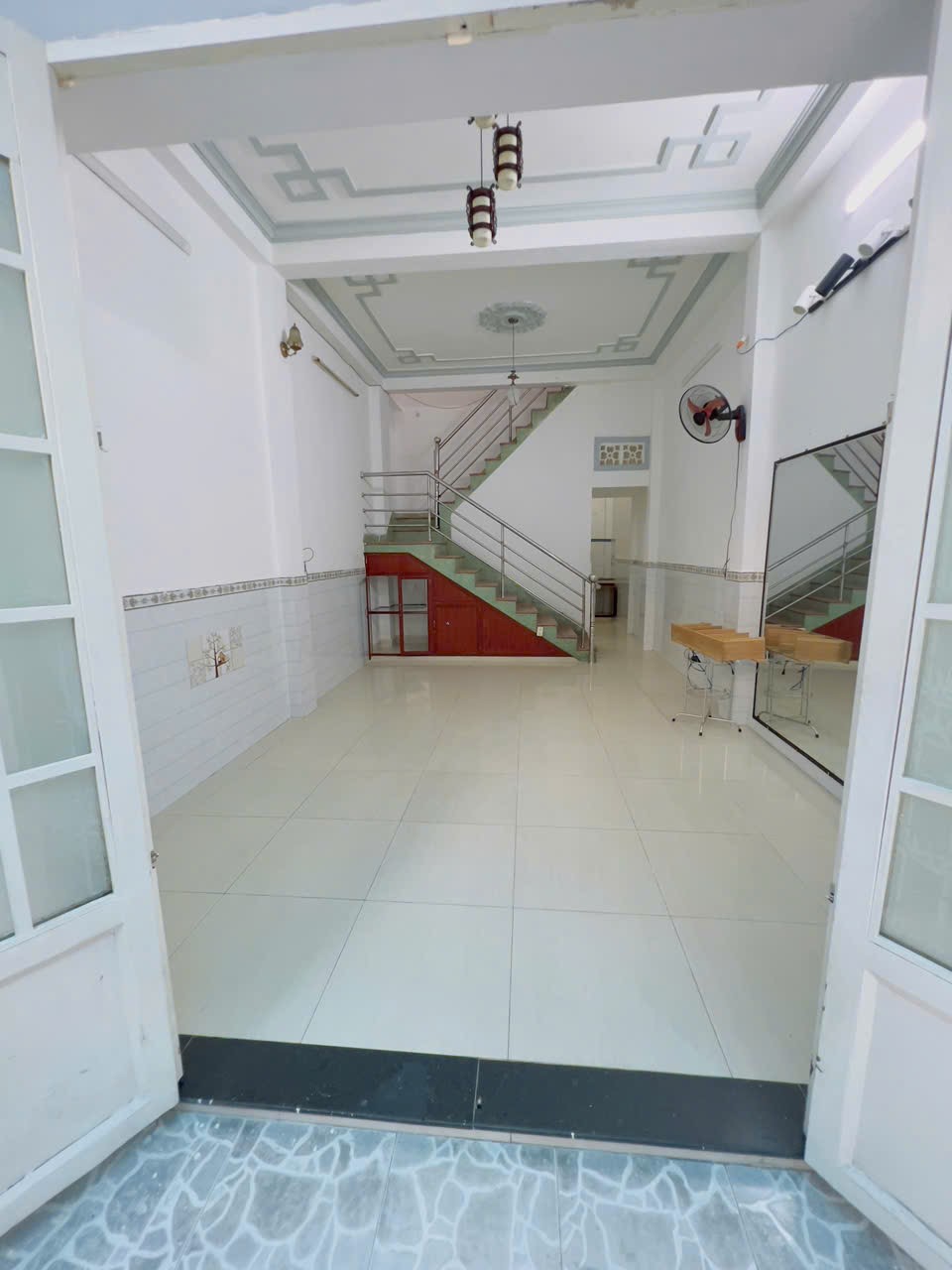 Cho thuê nhà 48/ đường số 11 gò vấp 4 x 15 đúc lầu 3 pn 2wc giá 10tr