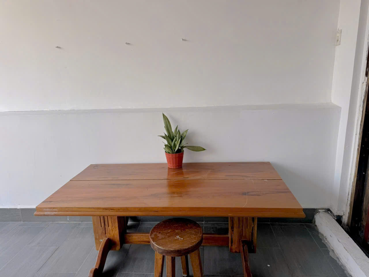 CHO THUÊ CHDV NGAY TRUNG TÂM QUẬN 1 ĐẦY ĐỦ TIỆN ÍCH, Ở NGAY. LH:0355640978