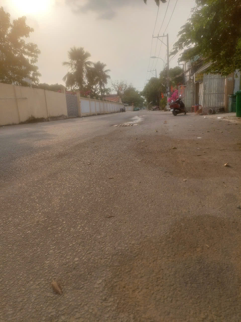 CẦN BÁN GẤP CĂN NHÀ MẶT TIỀN ĐƯỜNG CHUYÊN DÙNG 9 QUẬN 7. LH:0965194239.