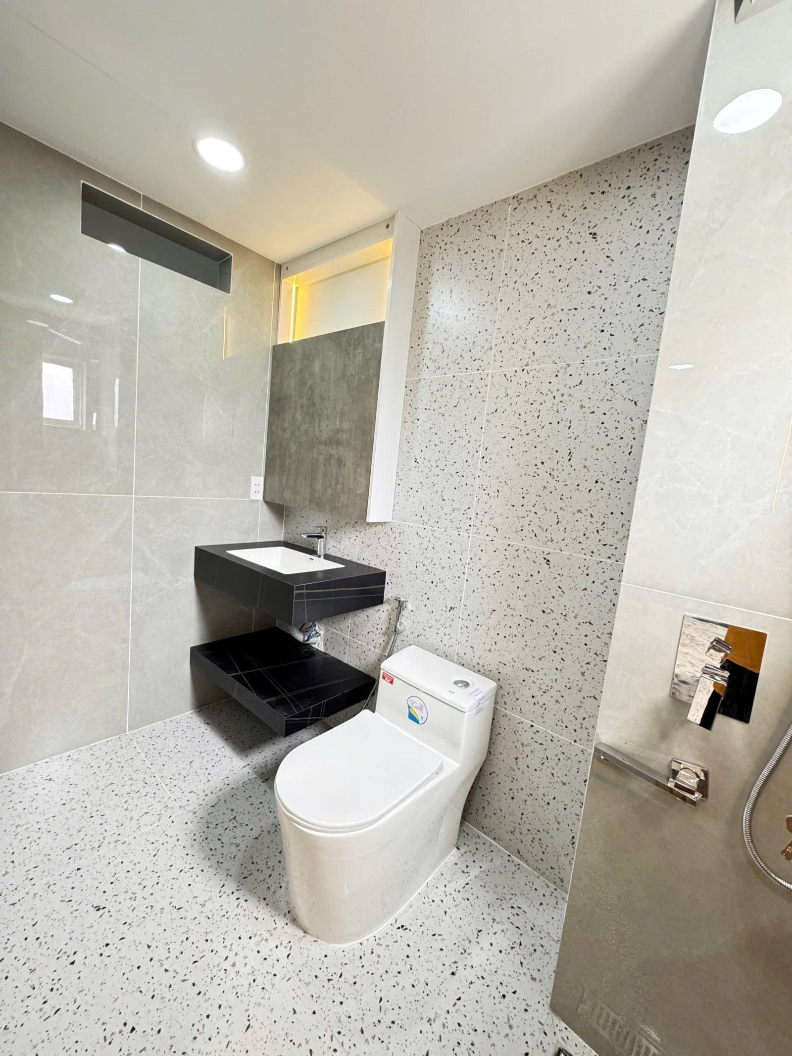 Cần cho thuê nhanh căn hộ Scenic Valley, PMH, Q7 nhà đẹp, giá rẻ nhất. LH:0777928686 Mr.Đức Huy