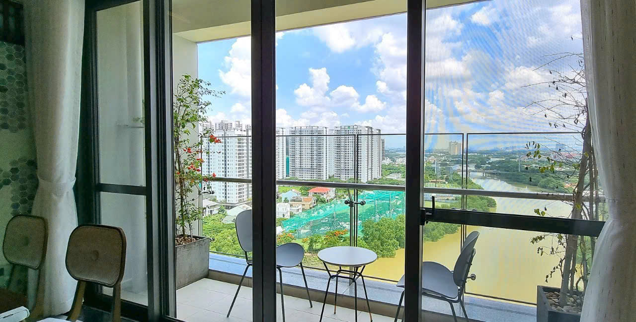 Cần cho thuê gấp căn hộ Riverpark Premier PMH Quận 7, view sông dt135m2 3pn full nội thất cao cấp giá 50 triệu
