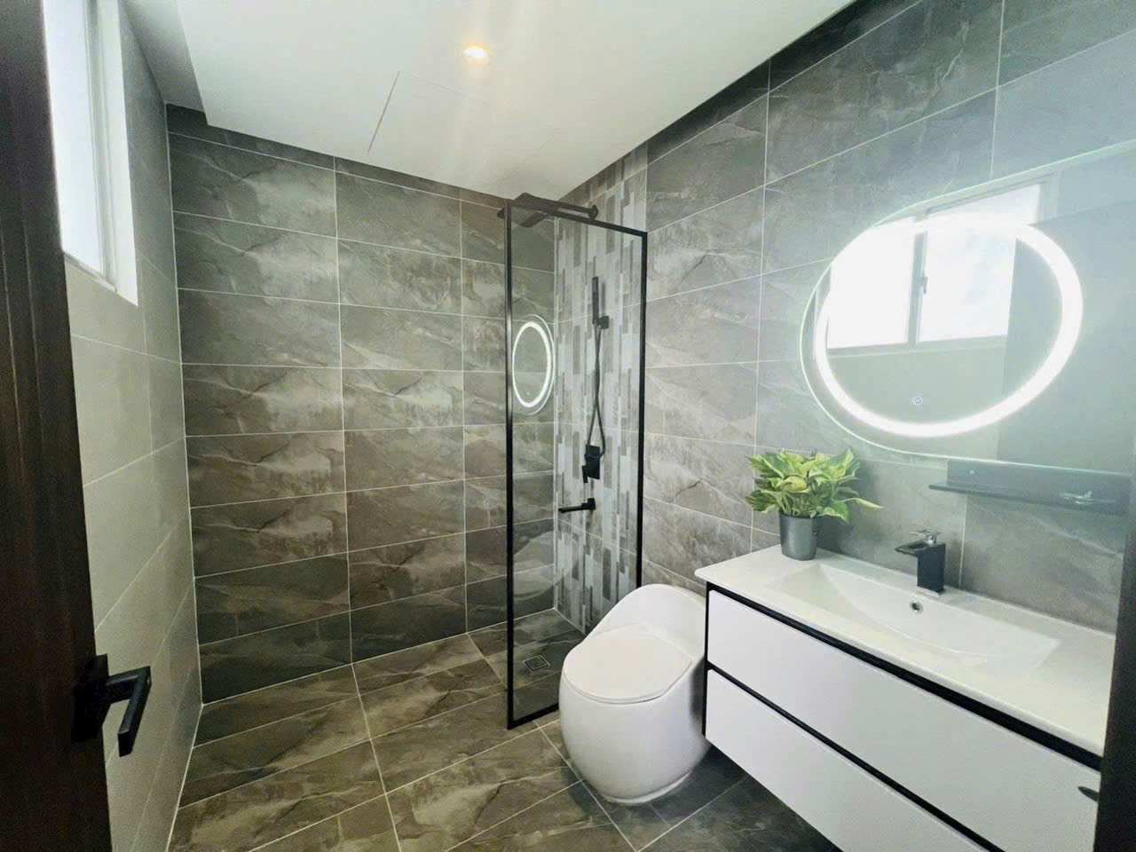 Cho thuê nhanh căn hộ Park View, PMH, dt 106m2, 3pn, Giá 20 triệu. LH: 0912 859 139