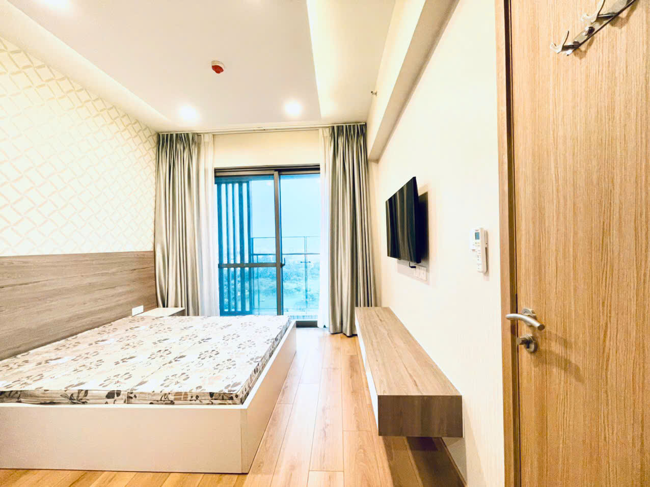 Cho thuê căn hộ Hưng Phúc - 2PN full nội thất giá cực tốt chỉ từ 18tr/tháng. Vào ở ngay