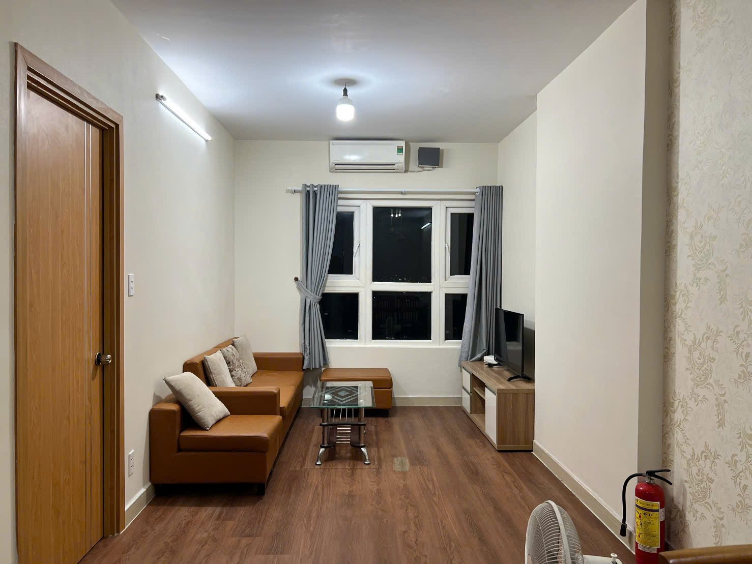 CHO THUÊ GẤP CHUNG CƯ SAIGONRES, 2PN FULL NỘI THẤT
