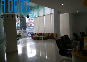 Cho thuê văn phòng đẹp giá tốt gần ngã tư Hàng Xanh Q. Bình Thạnh, DT 280m2, giá 360 ngàn/m2/th 954833