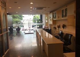 chính chủ cho thuê văn phòng tại quận Phú Nhuận. diện tích 135m2. giá thuê 55tr. miễn phí quản lí 1252937