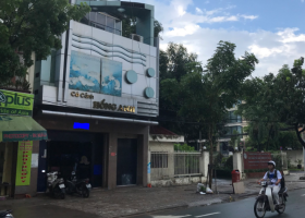 Cho thuê nhà nguyên căn mặt tiền đường Nguyễn Đình Chiểu, Phường ĐaKao, Quận 1. 1259563