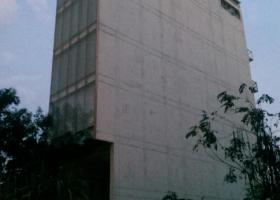 Cho thuê nhà nguyên căn 5 lầu có thang máy ở mặt tiền gần Đồng Văn Cống. LH 0949425050 1526901