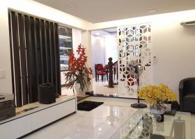 Cho thuê CH Garden Court 1 PMH Q7. DT: 130m2, 3PN, 2WC, NT Đẹp. Giá: 23tr/tháng. LH: 0917 300 798 (Ms.Hằng) 1613696