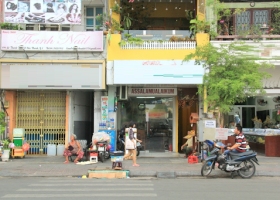 Cho thuê nhà mặt tiền 4x40m, trệt, lầu, đường Lê Thánh Tôn, Phường Bến Thành, Quận 1 1677538
